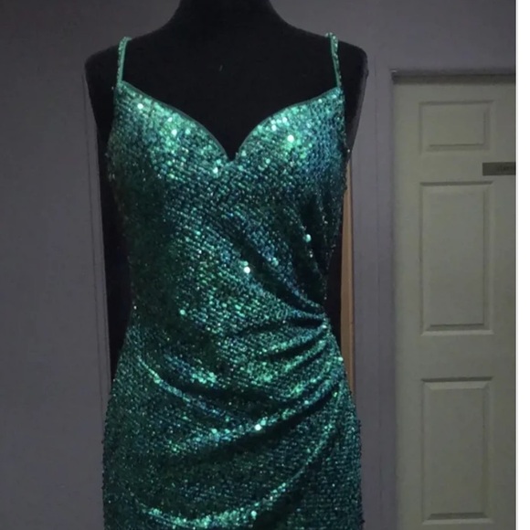 Lia Mia - 23-100 - 8 - Emerald - Picture 3 of 6